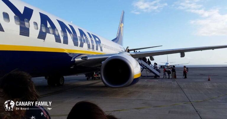 Flying with Ryanair with a baby - Canary Family on board Tips and Photo